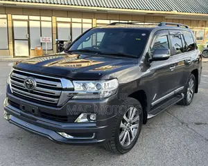 Toyota Land Cruiser 4.6 V8 ZX 2017 Gray