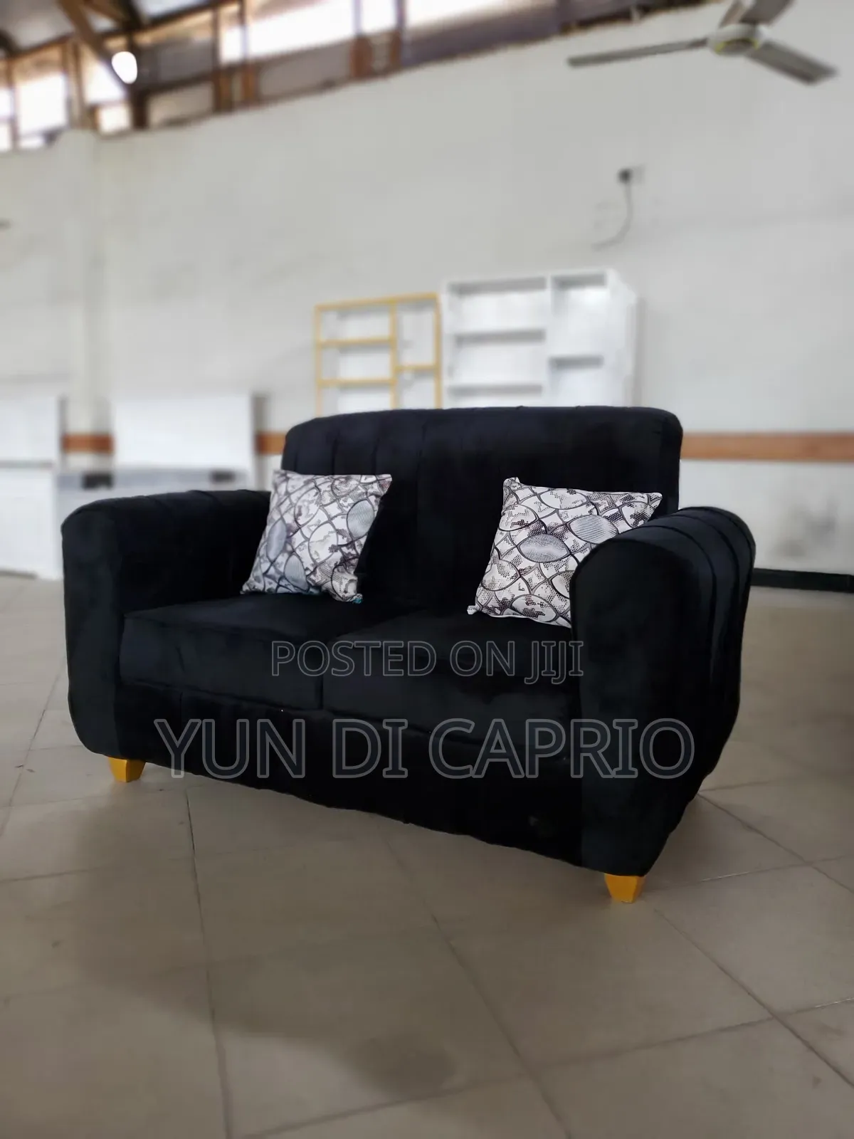 Sofa Kali Sana Mpya