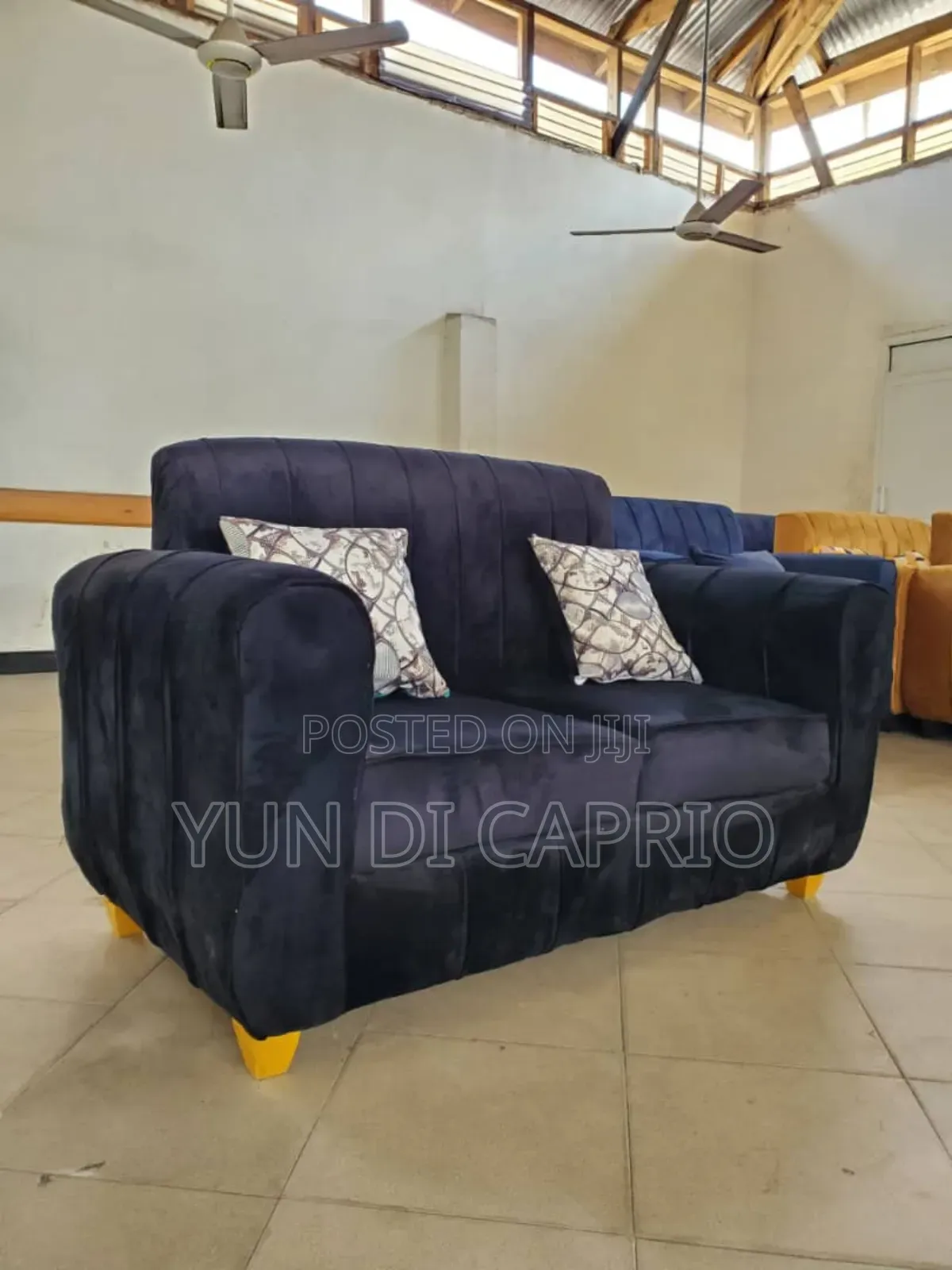 Sofa Classic Sana Mpya