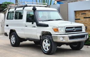 Toyota Land Cruiser 2010 White