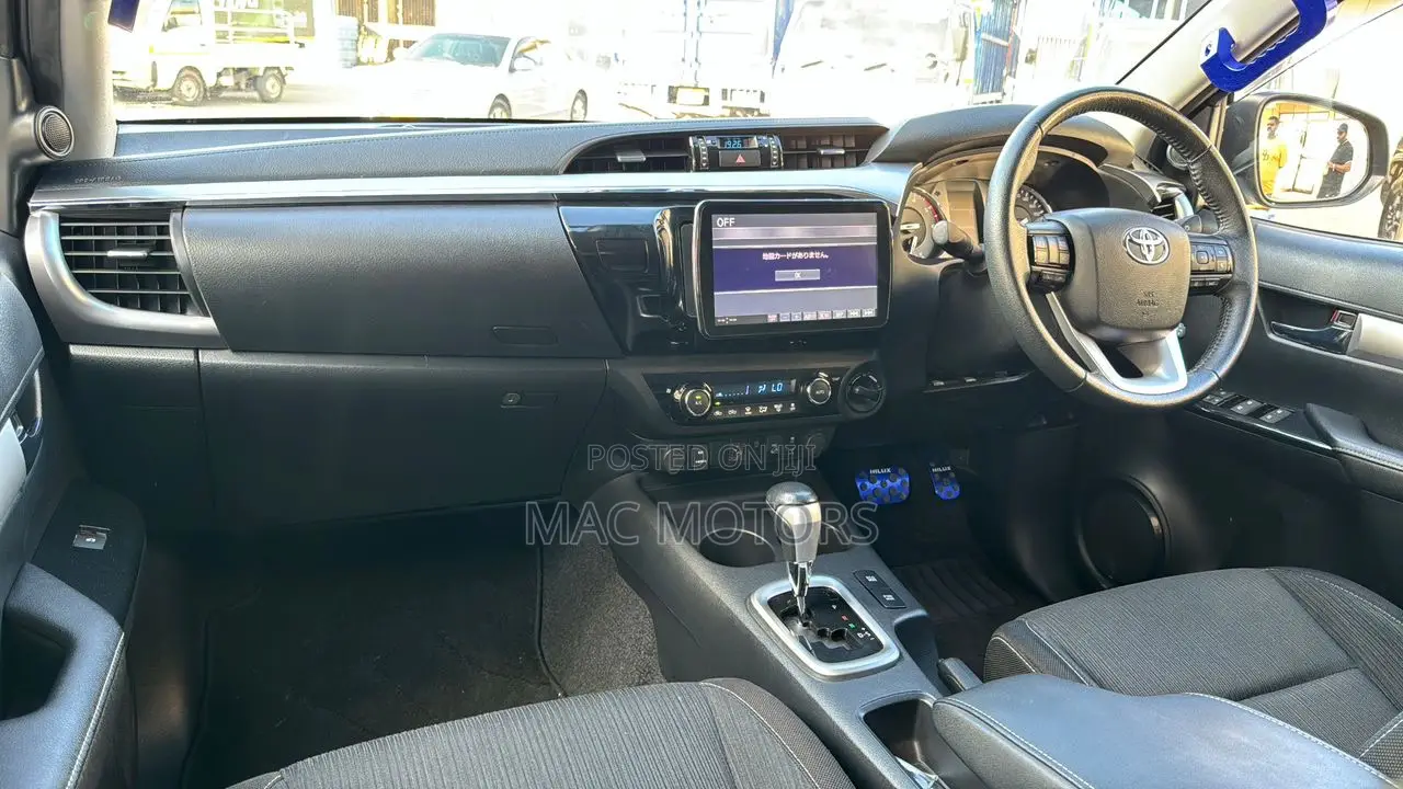 Toyota Hilux 2.4 Diesel 2020 Black