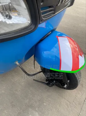 Bajaj Avenger 200 2024 Blue