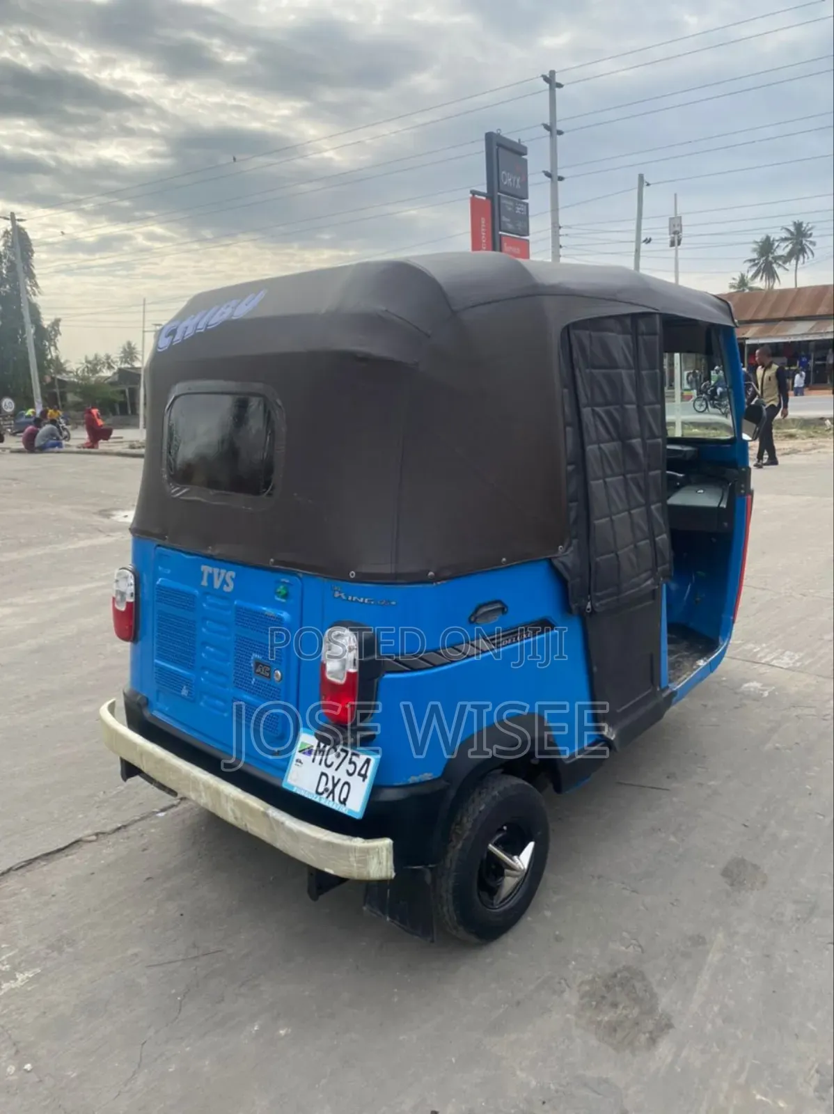 Bajaj Avenger 200 2024 Blue