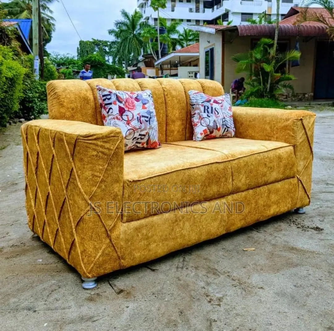 Masofa Ya Watuwawili Rangi Zako Mbili Tu