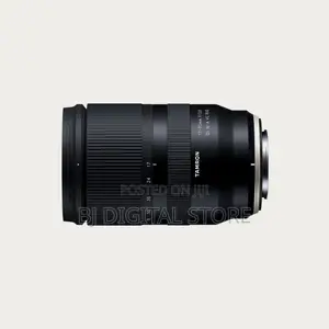 Tamron 17-70mm F/2.8 Di III-A VC RXD Lens for FUJIFILM