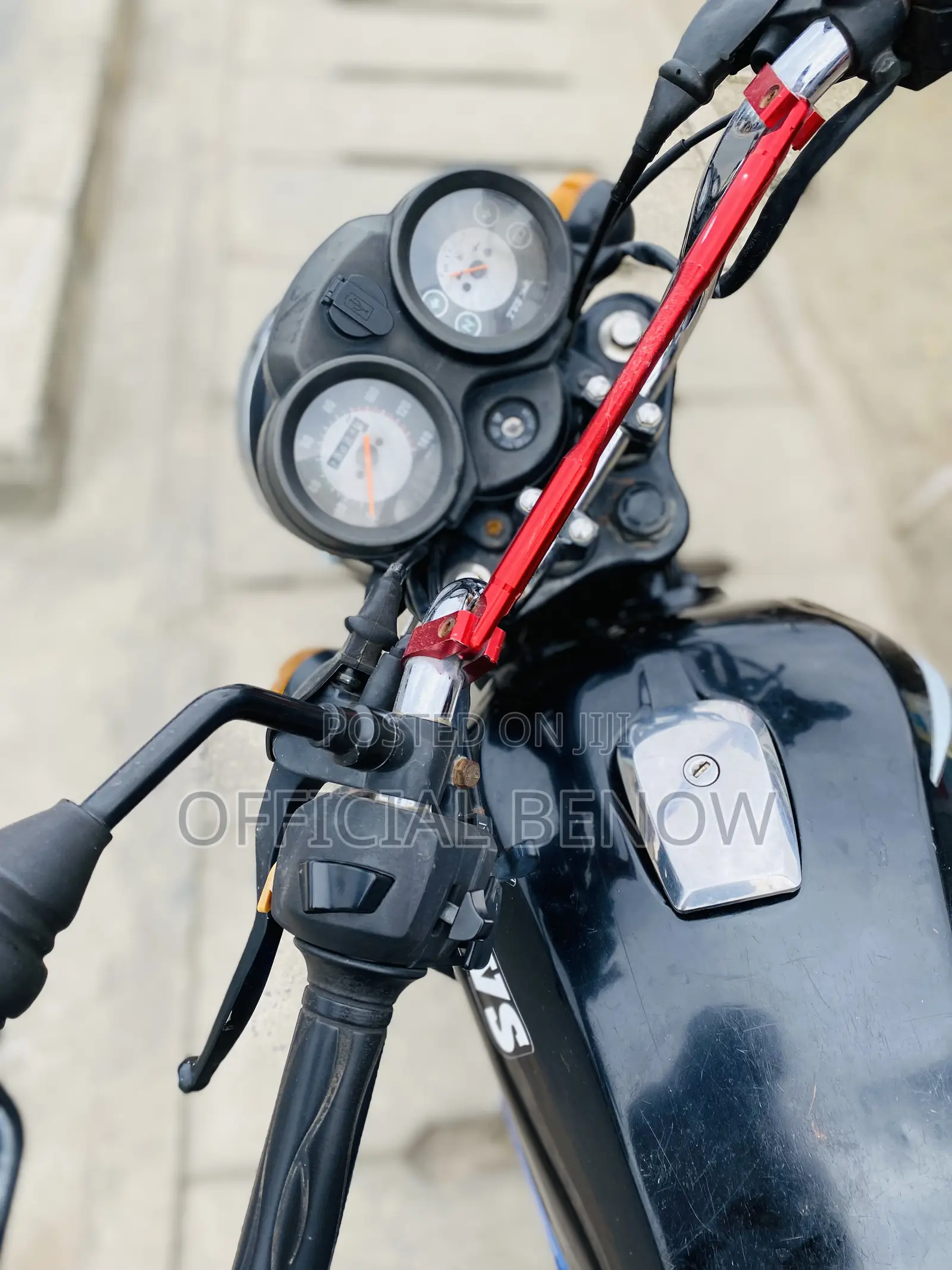 TVS HLX 125 2022 Blue