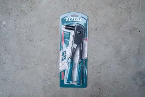 Total Hand Rivet Gun THT32104