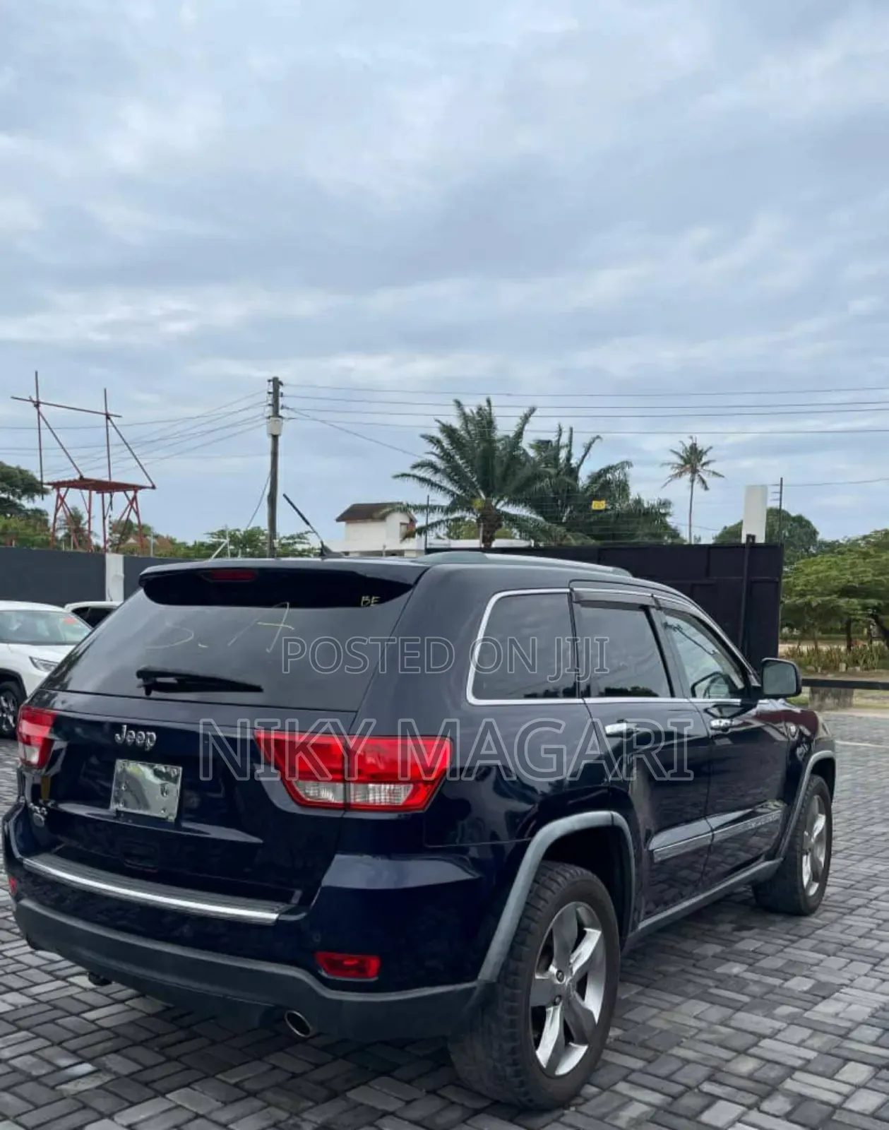 Jeep Cherokee 2011 Black