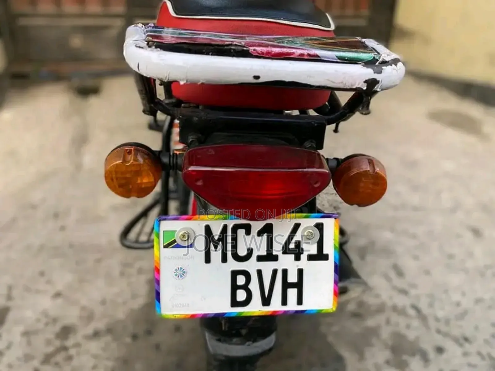 Bajaj Boxer 150 UG 2023 Red