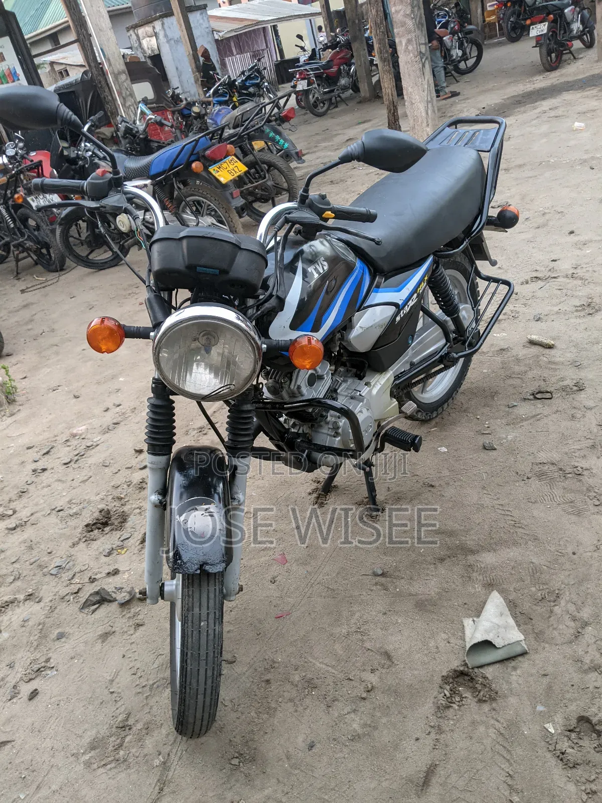 TVS HLX 125 2024 Black