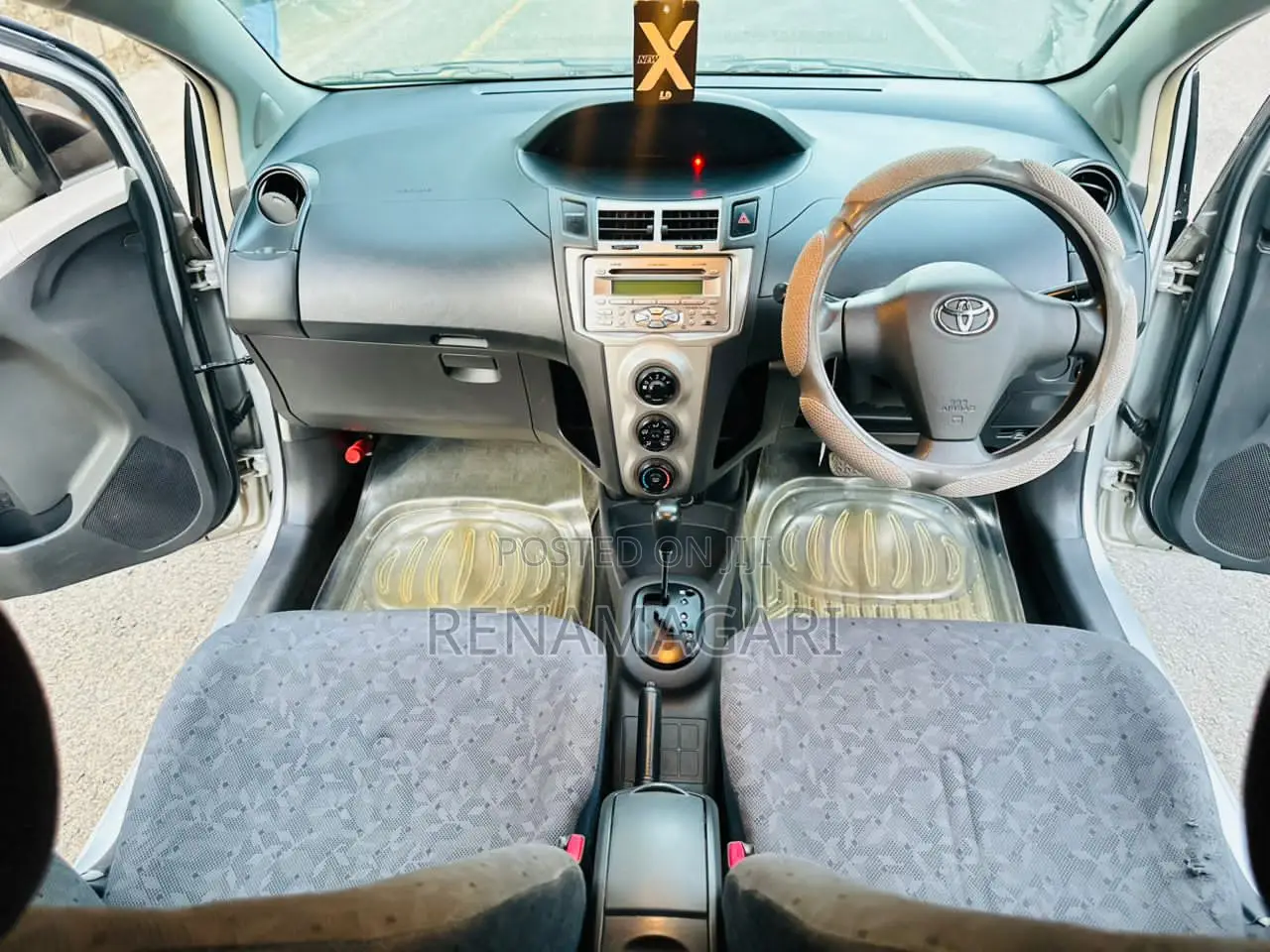 Toyota Vitz 2008 Silver