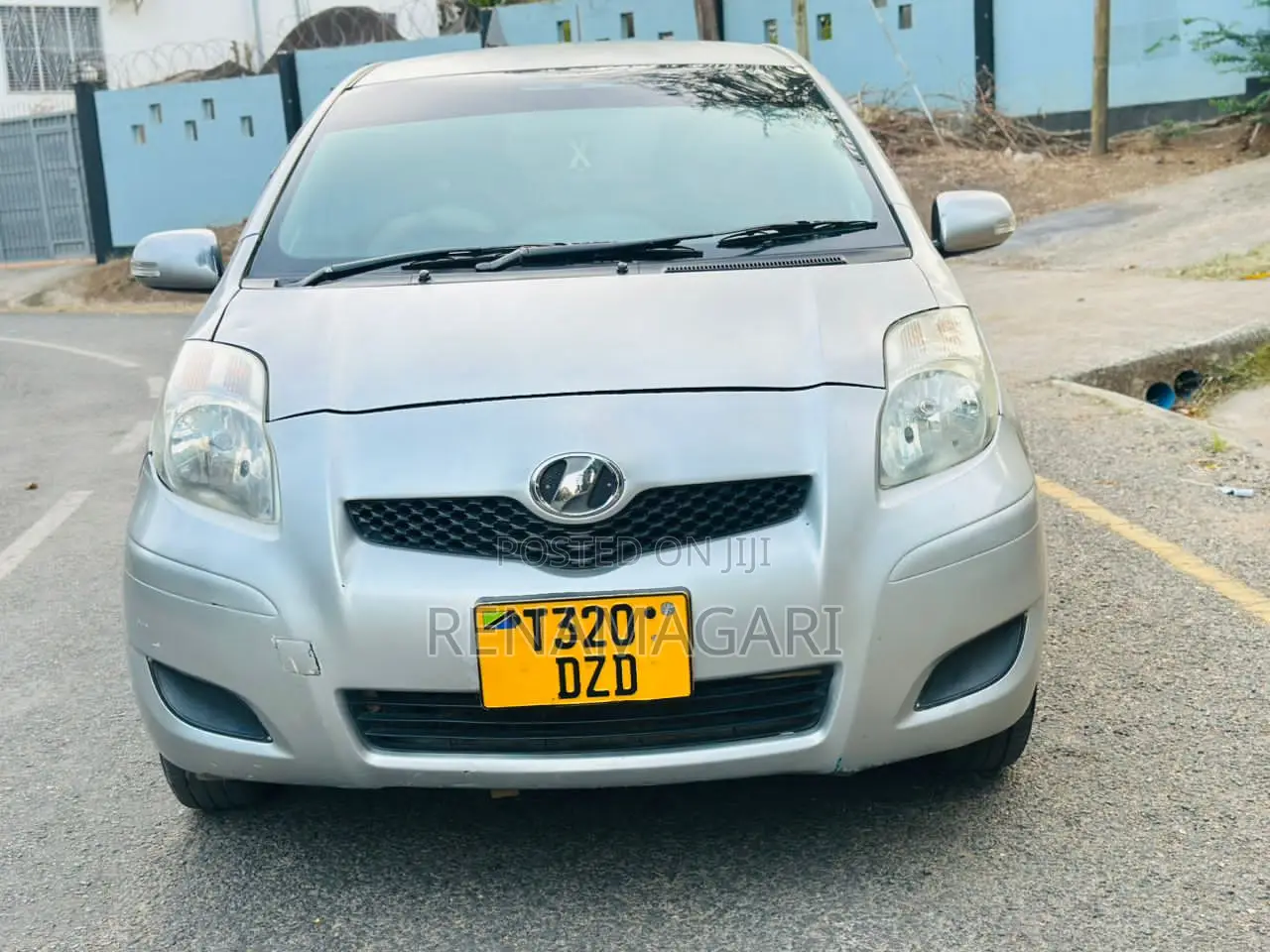 Toyota Vitz 2008 Silver