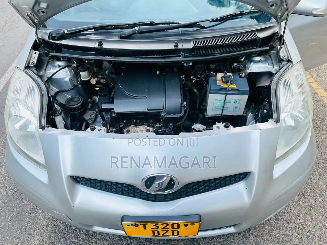 Toyota Vitz 2008 Silver