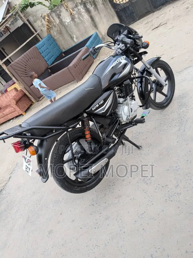 Bajaj Boxer 125 2024 Black