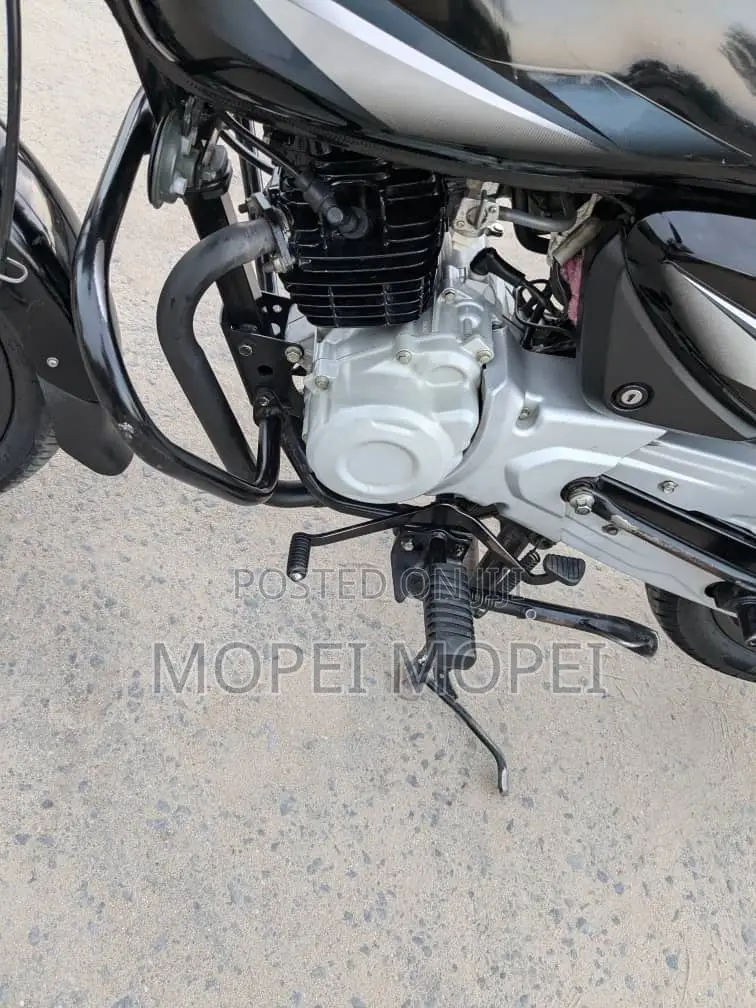 Bajaj Boxer 125 2024 Black
