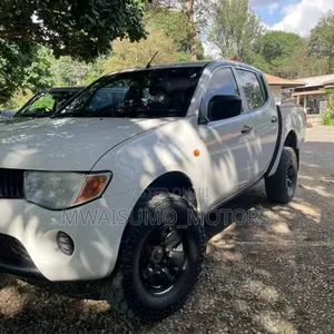 Mitsubishi L200 2008 White
