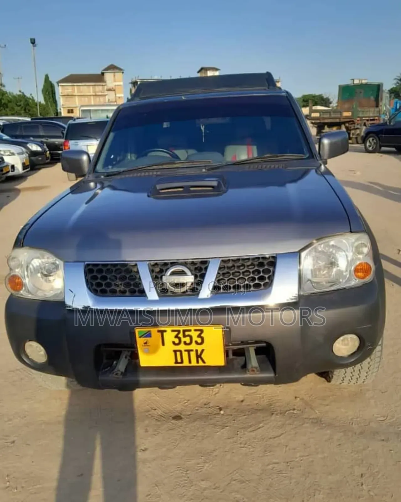Nissan Hardbody 2002 Gray