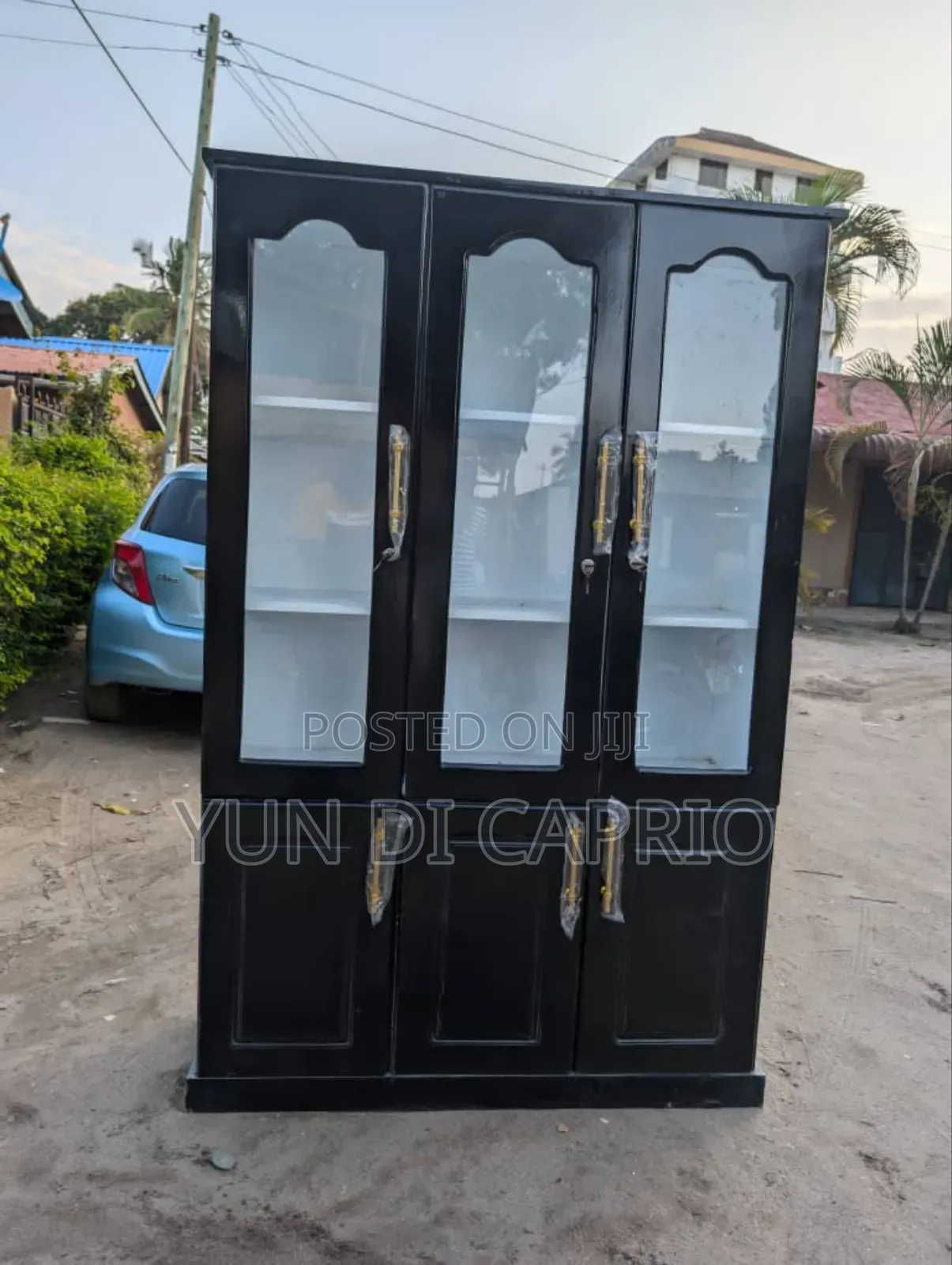 Kabati Milango Mitatu Vyombo