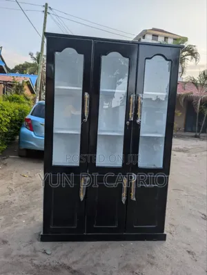 Kabati Milango Mitatu Vyombo