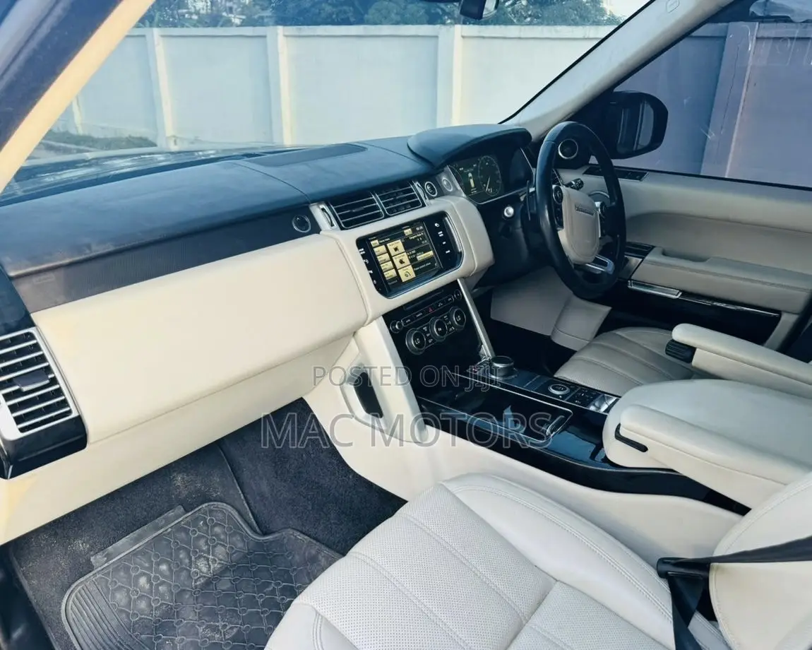 Land Rover Range Rover Vogue 2015 Black