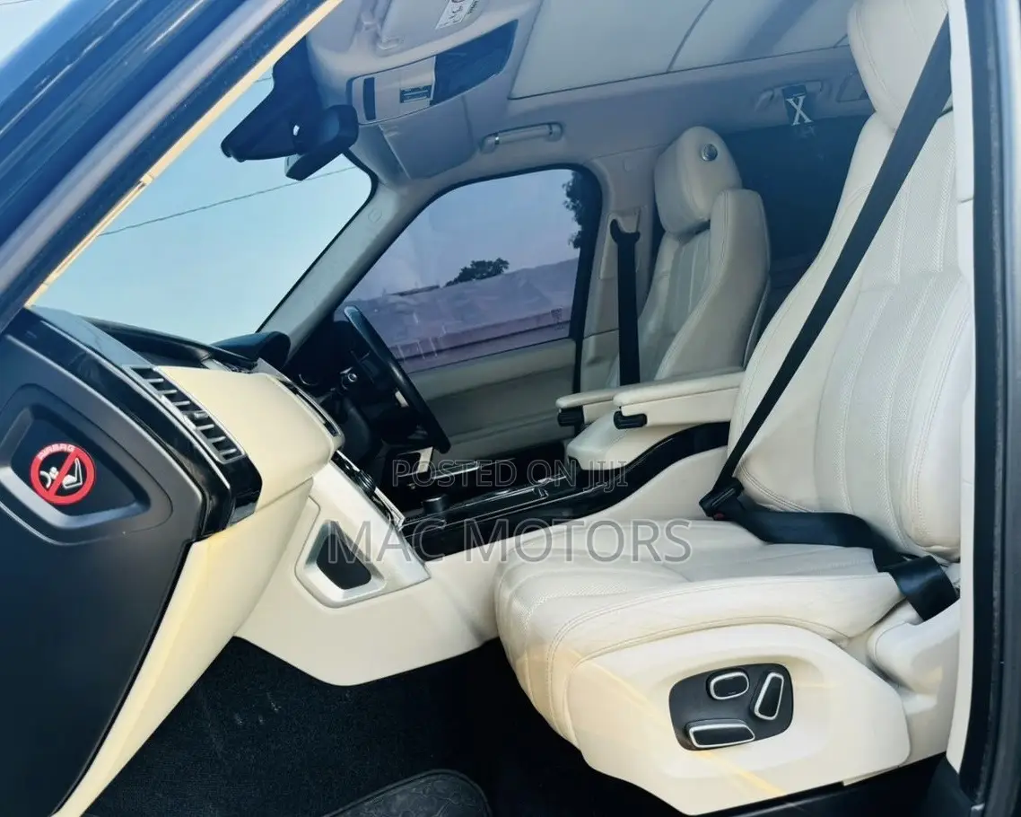 Land Rover Range Rover Vogue 2015 Black