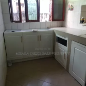 3bdrm House in Mwananyamala for rent