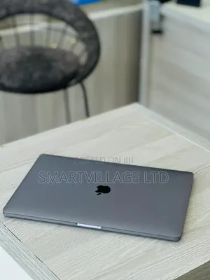 Laptop Apple MacBook Pro 2017 16GB Intel Core I7 SSD 256GB