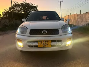 Toyota RAV4 2005 White