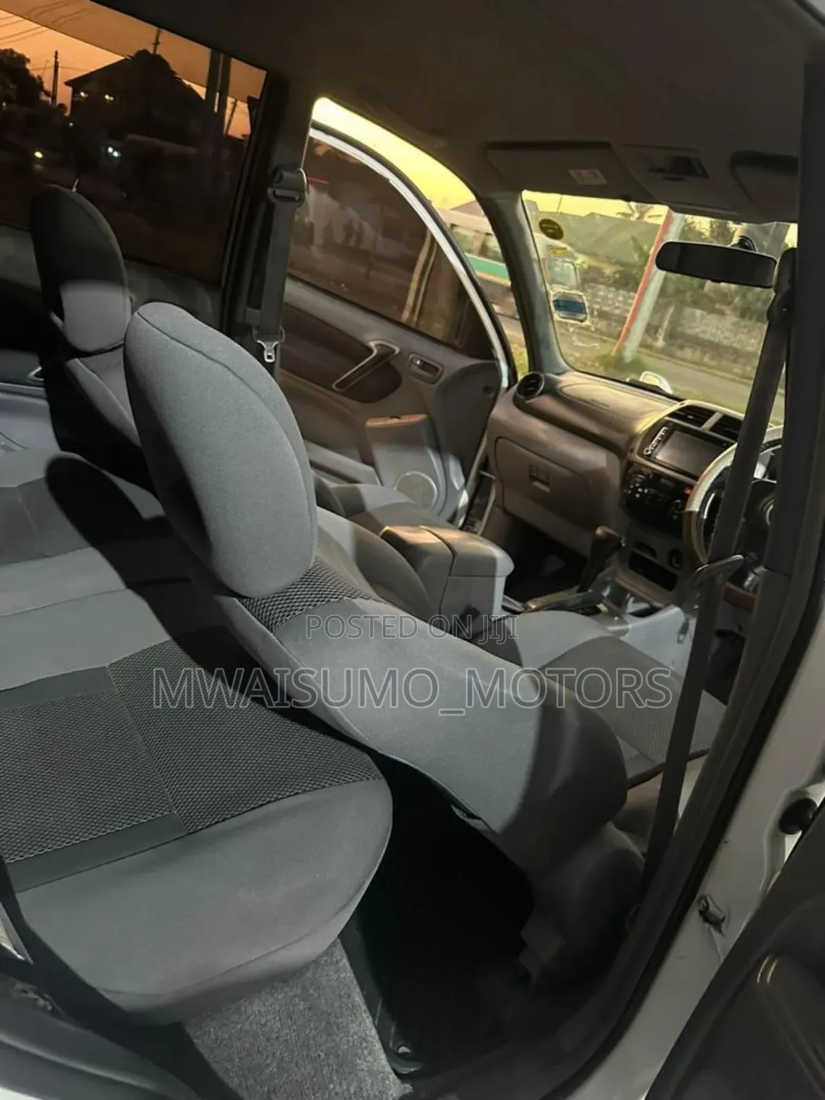 Toyota RAV4 2005 White