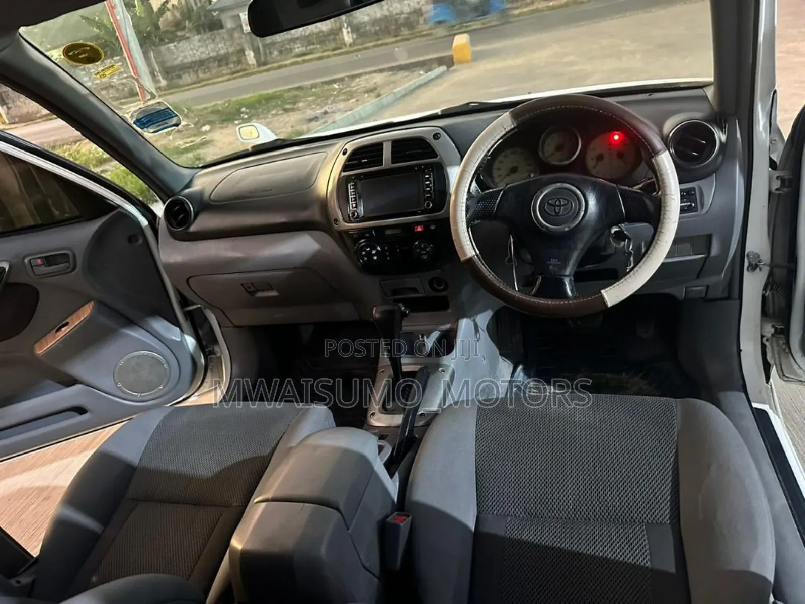 Toyota RAV4 2005 White