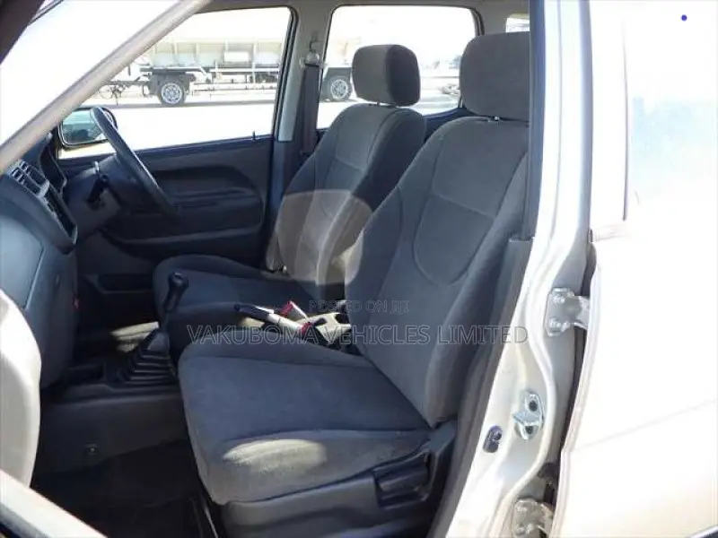 Suzuki Swift 2004 Silver