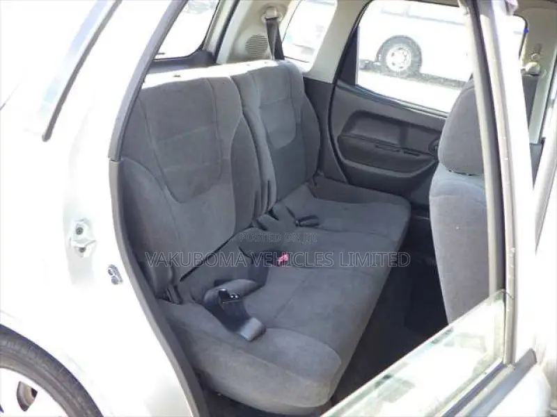 Suzuki Swift 2004 Silver