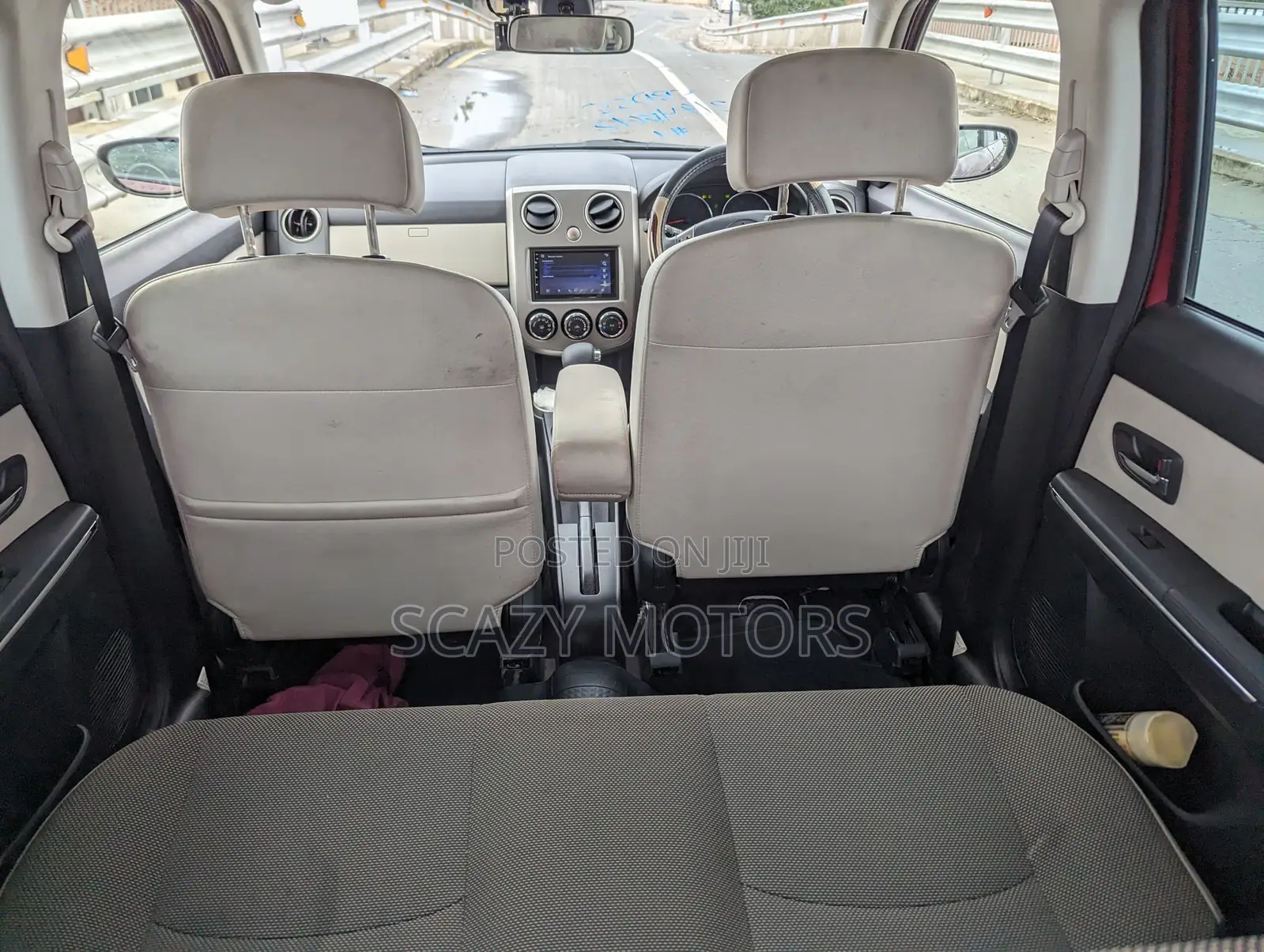 Mazda Verisa 2011