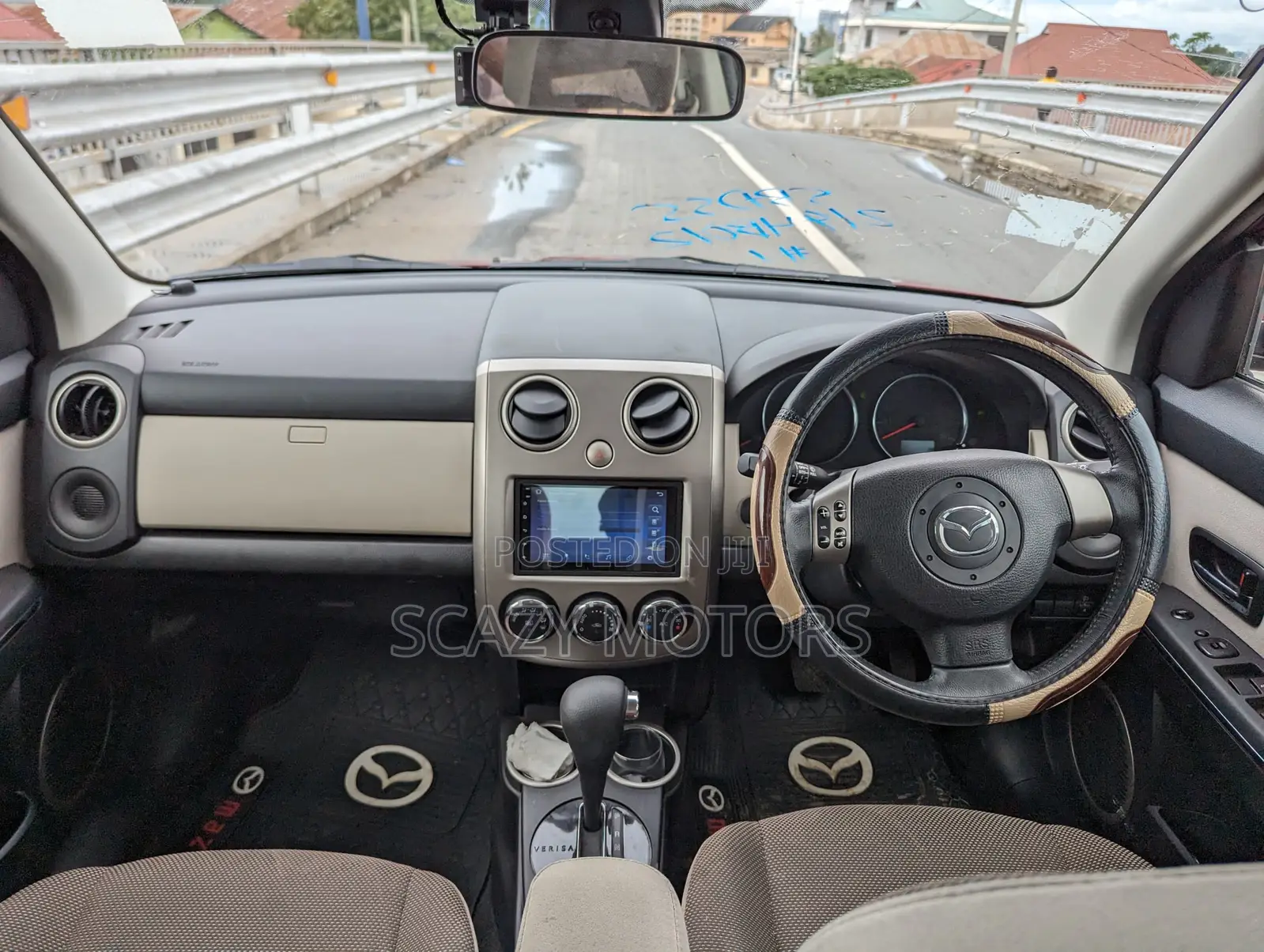 Mazda Verisa 2011