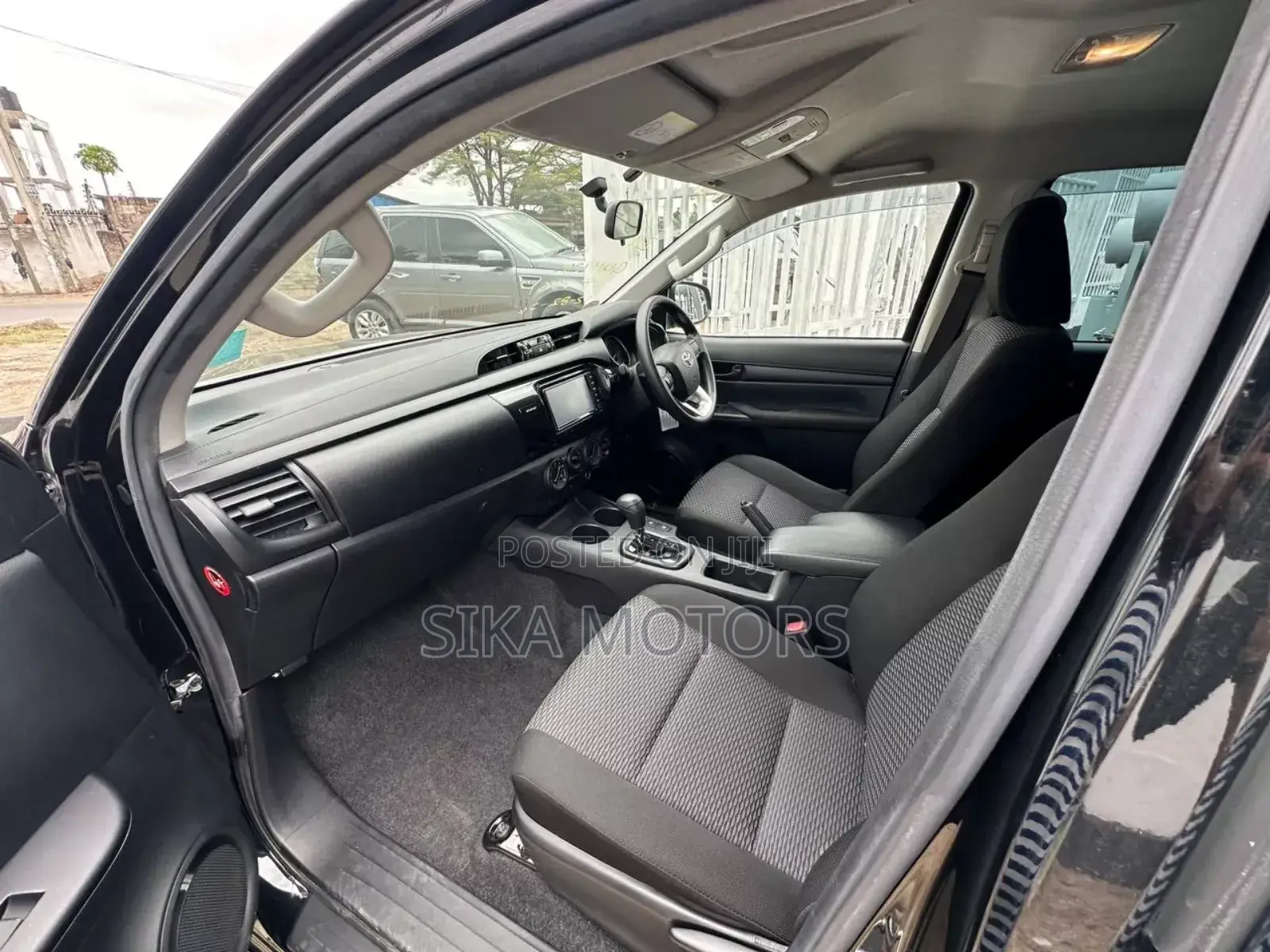 Toyota Hilux 2019 Black