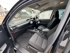 Toyota Hilux 2019 Black