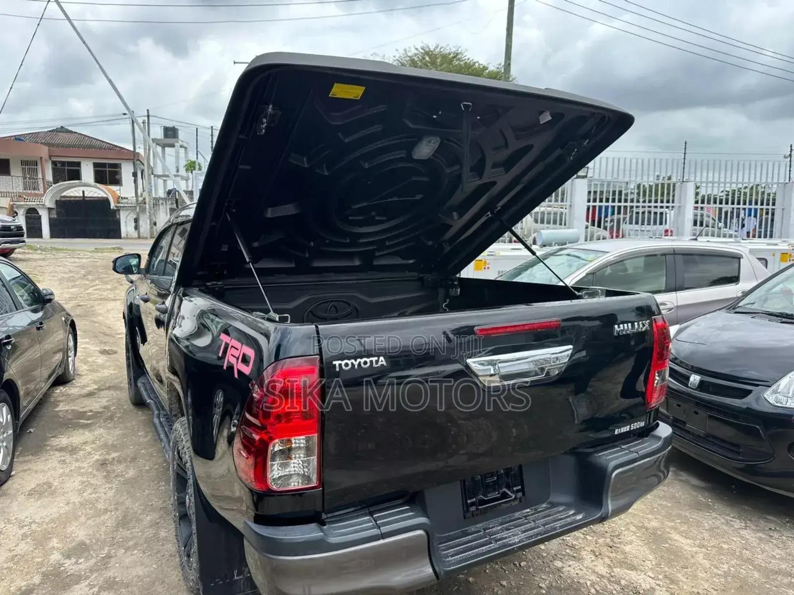Toyota Hilux 2019 Black