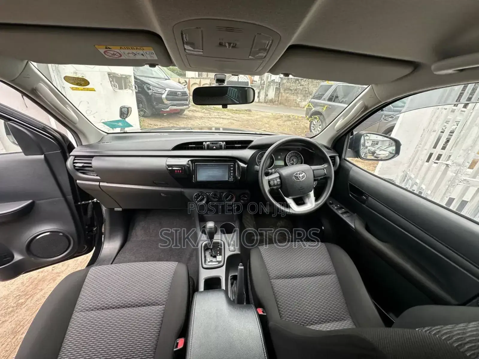 Toyota Hilux 2019 Black