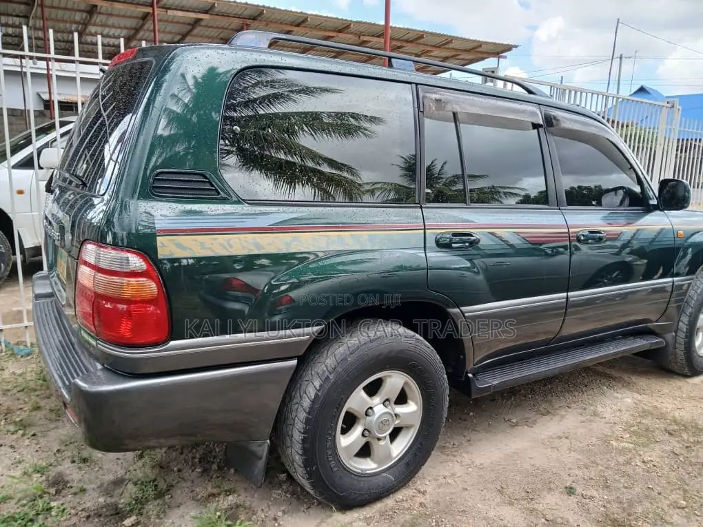 Toyota Land Cruiser 2005 Green