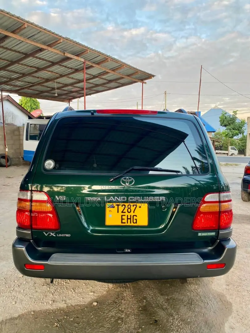 Toyota Land Cruiser 2005 Green
