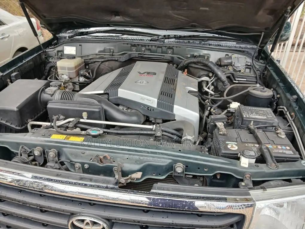 Toyota Land Cruiser 2005 Green