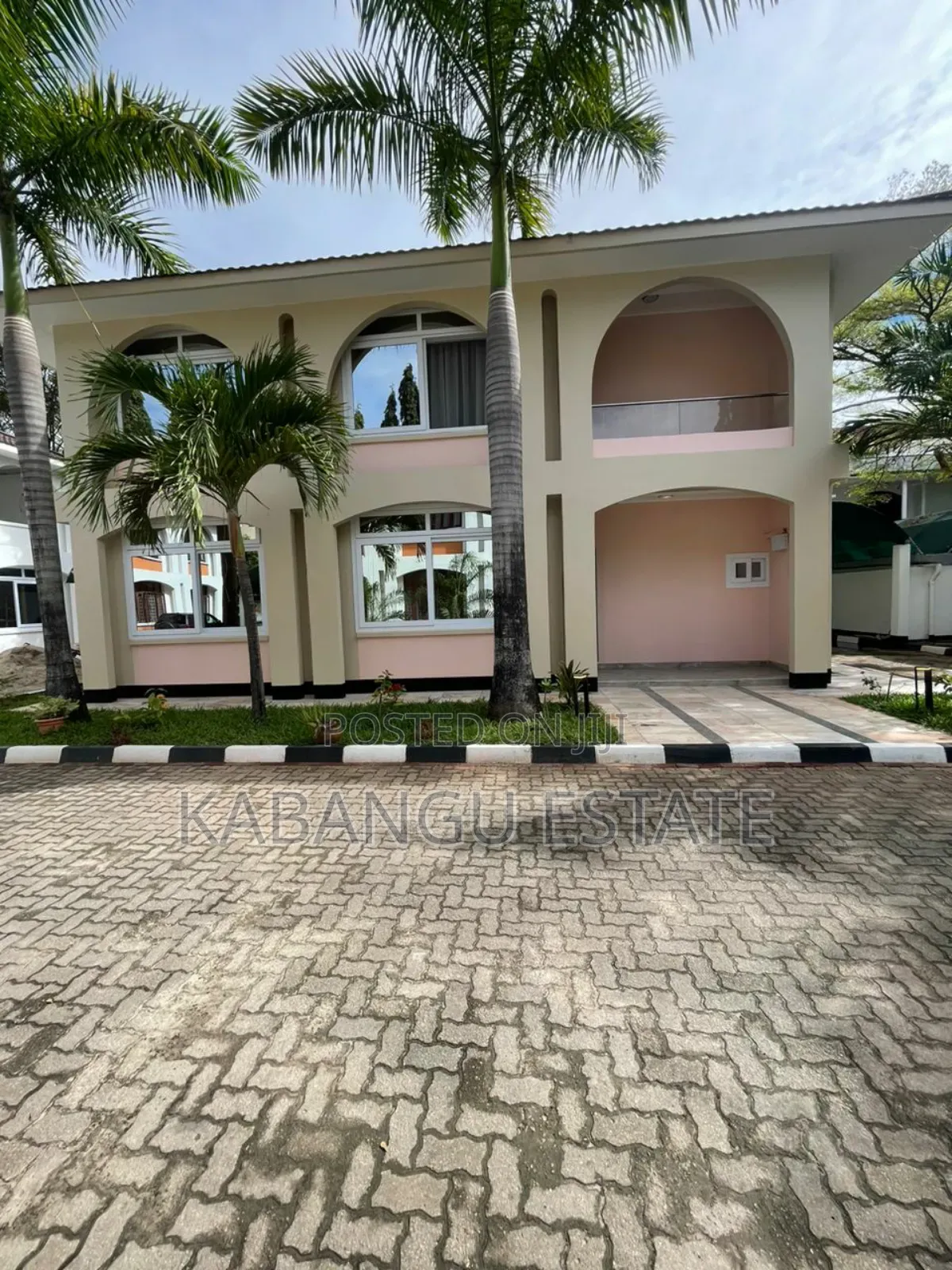 4bdrm Villa in Masaki for rent