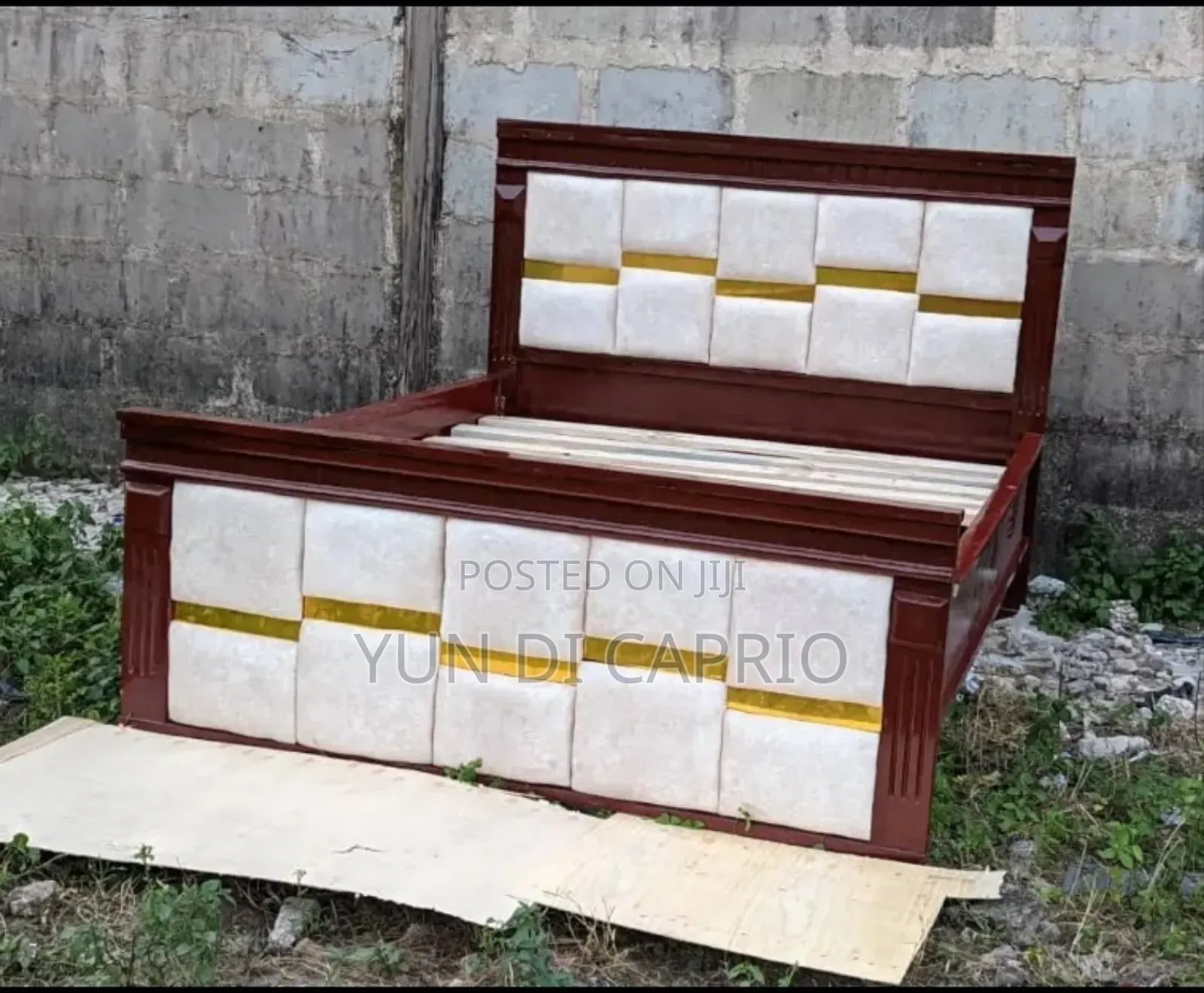 Bedsofa Classic Sana Mpya