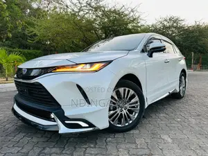 Photo - Toyota Harrier 2023 White