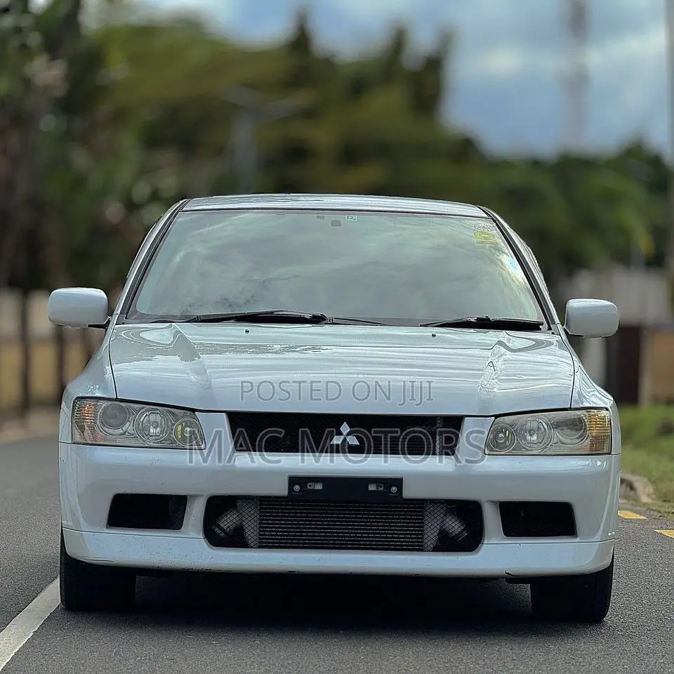 Mitsubishi Lancer Evo 2002 White