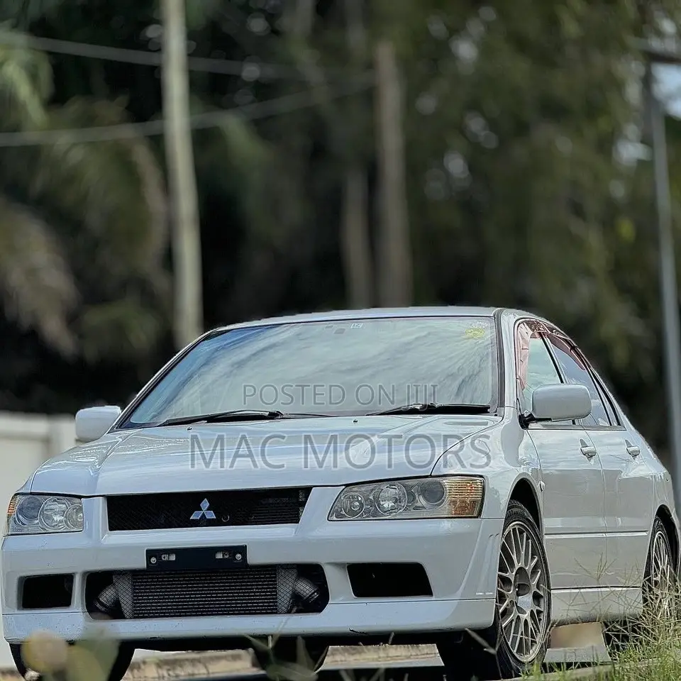 Mitsubishi Lancer Evo 2002 White