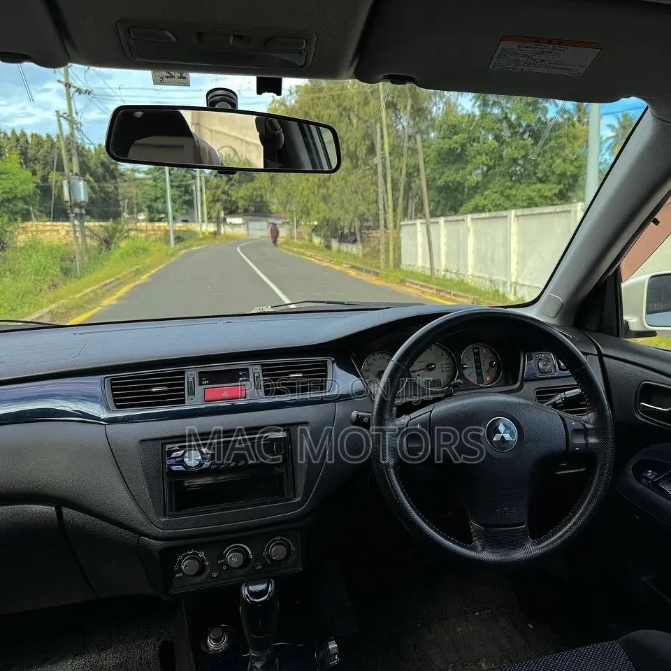 Mitsubishi Lancer Evo 2002 White