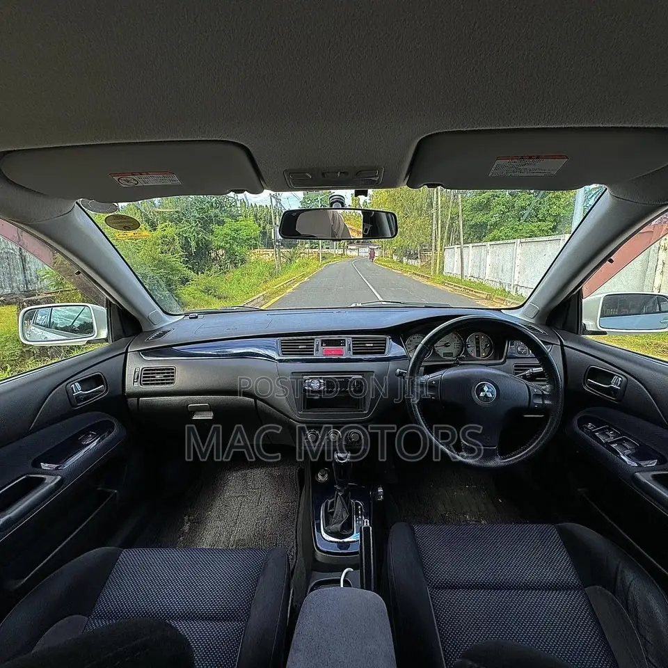 Mitsubishi Lancer Evo 2002 White