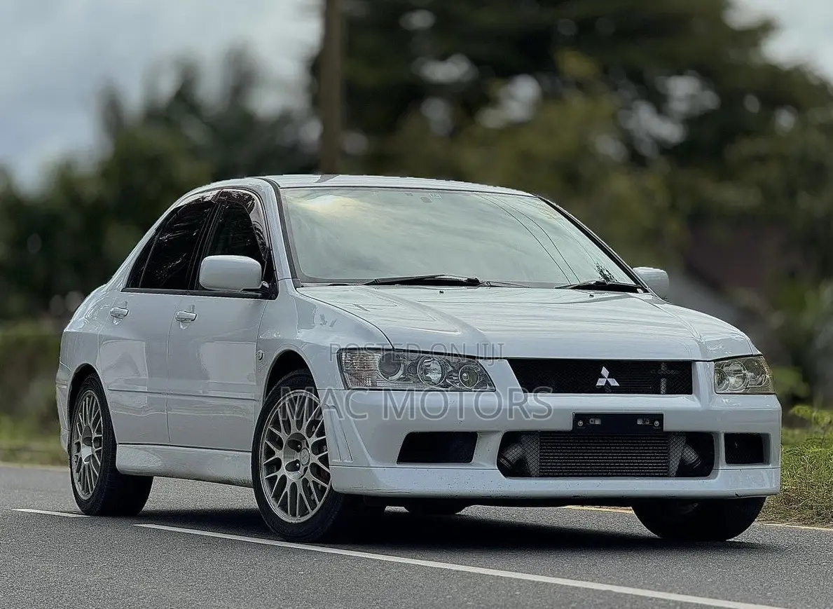 Mitsubishi Lancer Evo 2002 White