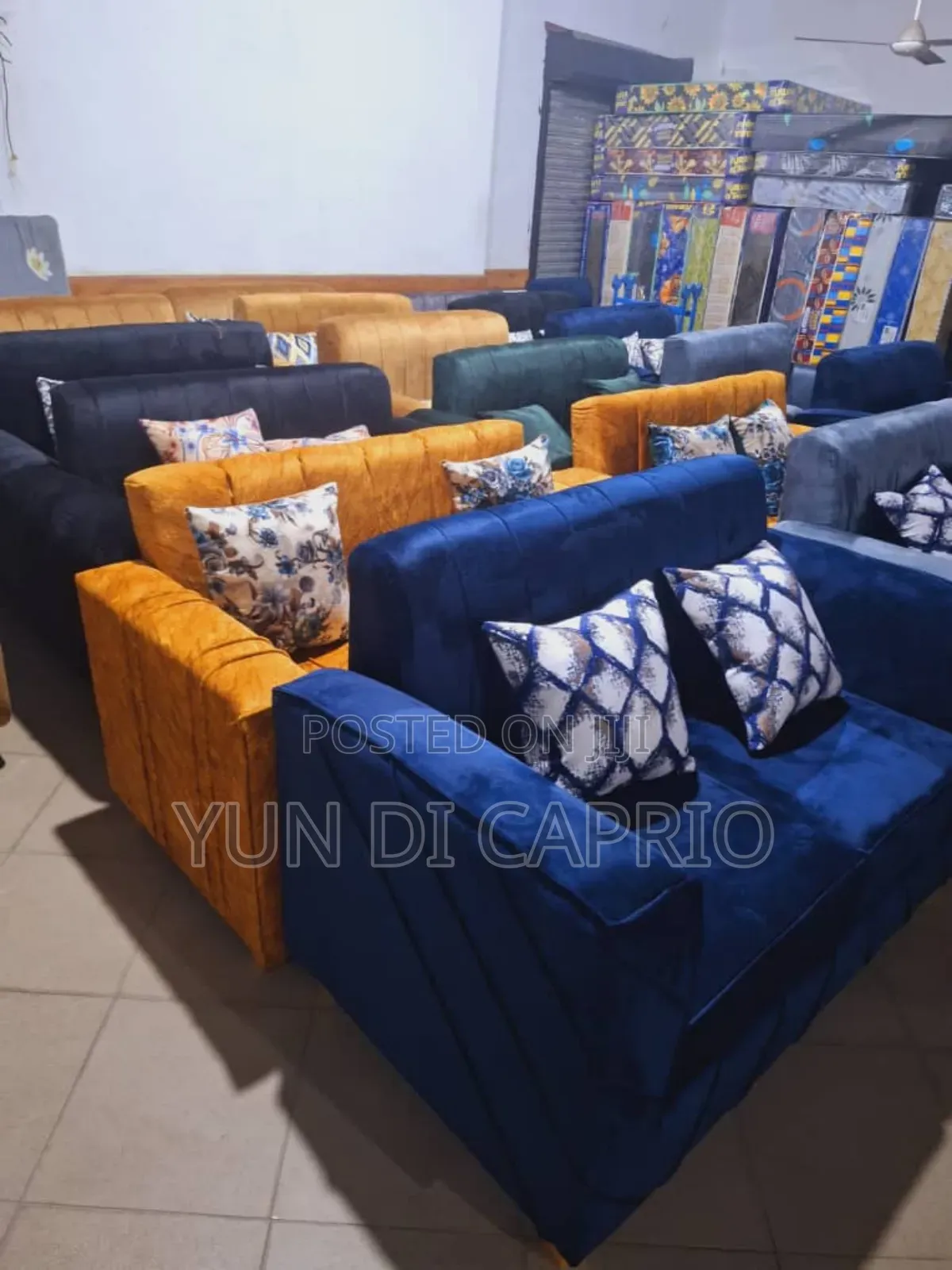 Sofa Classic Mpya Watu Wawili